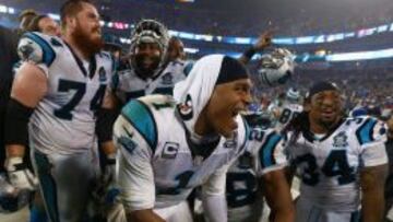 Los Panthers celebran la victoria ante los Cardinals.