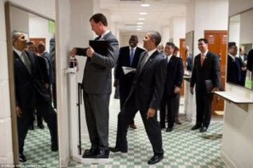 ? Official White House Photo by Pete Souza
https://www.flickr.com/photos/whitehouse/