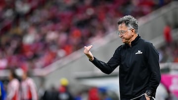 Juan Carlos Osorio head coach of Tijuana during the 6th round match between Guadalajara and Tijuana as part of the Liga BBVA MX, Torneo Clausura 2025 at Akron Stadium, on February 09, 2025 in Guadalajara, Jalisco, Mexico.