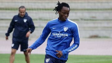 Bakary Koné, en un entrenamiento con el Málaga.