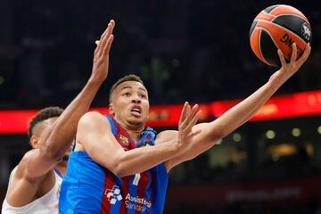 Dante Exum y Walter Tavares.