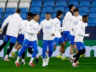 Soccer Football - UEFA Champions League - Real Madrid training - Etihad Stadium, Manchester, Britain - March 16, 2026 Real Madrid's Kylian Mbappe during training with teammates Action Images via Reuters/Jason Cairnduff