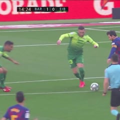 Futbolísticamente, es imposible inventar un caño mejor: el regate de regates de Messi en el 1-0