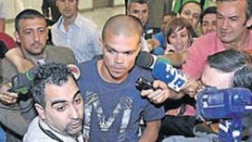 <b>EXPECTACIÓN. </b>Pepe llegó anoche a Madrid y se quedó sorprendido por la concentración de medios de comunicación.