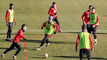 Griezmann, con todos los focos de nuevo sobre él, en la sesión ayer del Atletico.