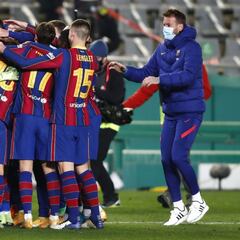 Piqué y Coutinho no viajan a Sevilla