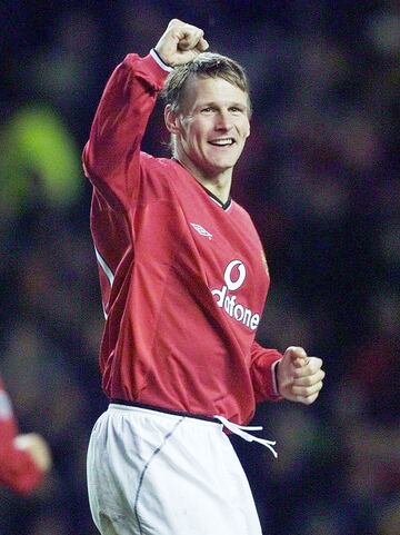 Teddy Sheringham es uno de los delanteros más ilustres que ha dado Inglaterra. Marcó más de 200 goles entre clubes y selecciones, pero su tanto más importante es el de la Final de la Champions League ante el Bayer Munich en 1999 en el descuento, que sirvi