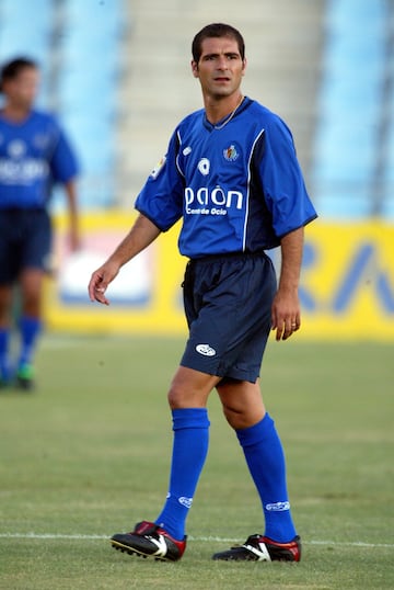 El defensa español nacido en Alemania vistió la camiseta del Valencia en la temporada 1994-95. Defendió los colores del Getafe entre 2003 y 2005. 