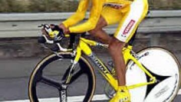 <b>ACOSO A LOS ESPAÑOLES</b>. Se acerca el Tour, y las autoridades galas no pierden sus costumbres.