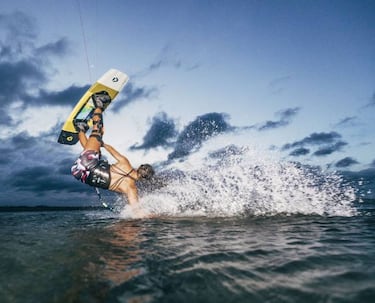 Julia Castro: "Tengo la suerte de poder elegir si quiero darme leñazos en agua dulce o salada"