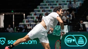 Bologna (Italy), 15/09/2023.- Cristian Garin of Chile in action against Matteo Arnaldi of Italy during the Davis Cup Finals Group a match between Italy and Chile in Bologna, Italy, 15 September 2023. (Tenis, Italia) EFE/EPA/MAX CAVALLARI