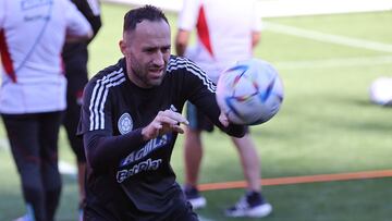 LOS ANGELES, CALIFORNIA - DECEMBER 15: Goalkeeper of Colombia David Ospina warms up during a training session ahead of an international friendly against Mexico at Los Angeles Memorial Coliseum on December 15, 2023 in Los Angeles, California. (Photo by Omar Vega/Getty Images)