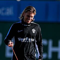 El Elche vuelve al trabajo con la única ausencia del lesionado Óscar Plano