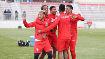 Perú jugó ante El Salvador con sólo dos variantes en el once