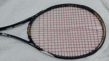 ¿Por qué no debes jugar al tenis con las cuerdas rotas?