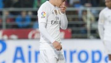 James Rodríguez es el primer sustituido por Rafa Benítez