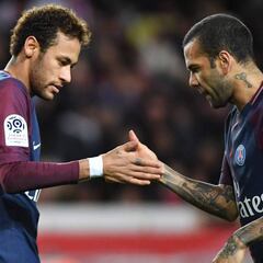 Alves coloca a Neymar a la altura de Messi y Cristiano