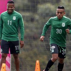 Almirón va con los argentinos y con Vladimir para la Superliga