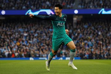 1-2. Heung-Min Son celebró el segundo gol.