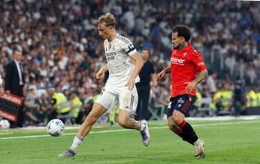 El defensa español juega su primer partido en primera división con la camiseta del Real Madrid.