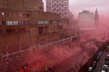 La ciudad de Liverpool volcada con el conjunto Red tras conseguir el vigésimo titulo de liga de su historia.