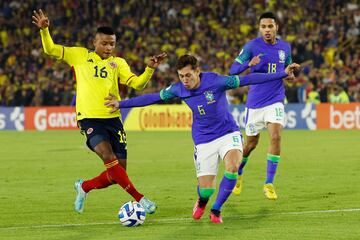 La Selección Colombia, ya clasificada para el Mundial Sub 20, empató 0-0 ante Brasil por la cuarta fecha del hexagonal final del Sudamericano. Gustavo Puerta falló penal y Jhojan Torres fue expulsado.