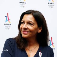 La alcaldesa de París pide el voto para Pedro Sánchez