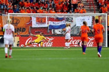 Netherlands 4-2 Denmark UEFA Women's Euro 2017 final: match report