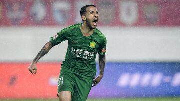 El espa&ntilde;ol Jonathan Viera celebra un gol durante su etapa en el Beijing Guoan Chino.