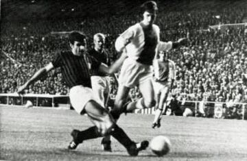 El Milan ganó la Copa de Europa en el estadio Santiago Bernabéu al Ajax de Johan Cruyff con contundencia, 4-1. Pratti hizo un hat-trick.