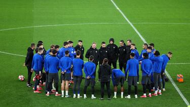 O Glorioso y Blaugranas se miden en la séptima jornada de la Copa de Europa. Aquí te decimos la mejor manera de sintonizar el partido.