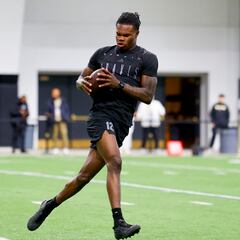 La incógnita de Travis Hunter, ¿jugar como wide receiver o como cornerback en la NFL?