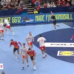 La exhibición de los Hispanos para meterse en la final del Europeo resumida en esta doble acción