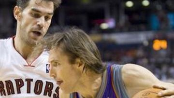 <strong>OTRA DERROTA.</strong> La ofensiva total de los Suns, demasiado rival para unos dubitativos Raptors.