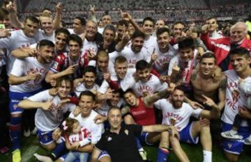 La alegría del Sporting tras conseguir la permanencia