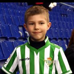 El pequeño Aitor remueve las conciencias de muchos béticos