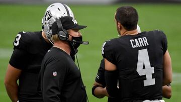 Casi una decena de jugadores de los Raiders acudieron a una recaudación de fondos y fueron vistos sin máscaras de protección durante el evento.