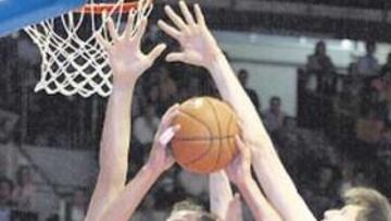 <b>GLADIADOR. </b>Kornel David se salió en el primer cuarto: 15 puntos.