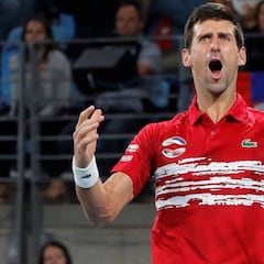 Djokovic pega primero