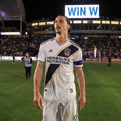 I feel hunted, but when you're the best, you're hunted - Zlatan