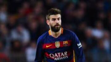 Piqu&eacute; durante el partido con el FC Barcelona. 