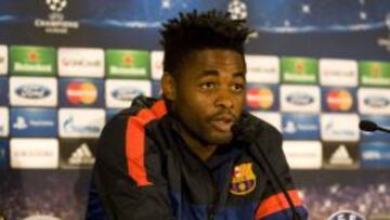 El centrocampista camerunés del Barcelona Alex Song comparece en una rueda de prensa en Glasgow (Escocia, Reino Unido) hoy, martes 6 de noviembre de 2012. El Barcelona se enfrentará mañana al Celtic Glasgow en un partido de la Liga de Campeones. EFE/Brian Stewart