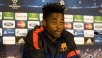 El centrocampista camerun&eacute;s del Barcelona Alex Song comparece en una rueda de prensa en Glasgow (Escocia, Reino Unido) hoy, martes 6 de noviembre de 2012. El Barcelona se enfrentar&aacute; ma&ntilde;ana al Celtic Glasgow en un partido de la Liga de Campeones. EFE/Brian Stewart