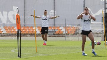 09/05/20
VALENCIA CF
CIUDAD DEPORTIVA
ENTRENAMIENTOS INDIVIDUALES
PROTOCOLO COVID 19
CHERYSHEV
FERRAN TORRES