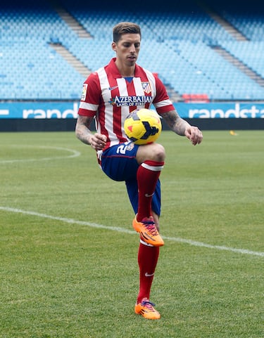 Estuvo cedido en el Atlético en la segunda mitad de la temporada 2013-14 procedente del Metalist ucraniano. Participó en 24 partidos y fue partícipe en el obtención del título de Liga en dicha temporada.