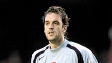 <b>DEBUT Y TRIUNFO. </b>Almunia fue titular ayer ante el Birmingham.