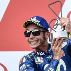 Las leyendas de MotoGP envuelven en halagos a Rossi