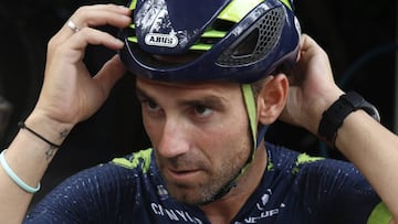 El ciclista murciano del equipo Movistar, Alejandro Valverde, se prepara hoy para salir a entrenar en Elche en su fase de recuperación tras la grave caída que sufrió en la etapa prólogo del pasado Tour de Francia en Düsseldorf.