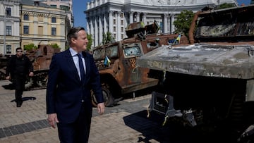 FILE PHOTO: Britain's Foreign Secretary David Cameron walks past a display of destroyed Russian military vehicles in Saint Michael's Square, amid Russia's attack on Ukraine, in Kyiv, Ukraine, May 2, 2024. REUTERS/Thomas Peter/Pool/File Photo