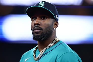 Everyone against the Dodgers!